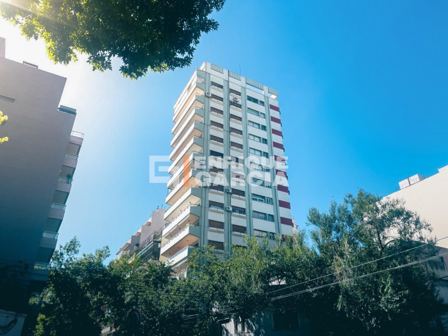 Foto de VENTA PISO 4 AMB C/DEPEN BALCÓN CORRIDO COCHERA BAULERA, imagen 1