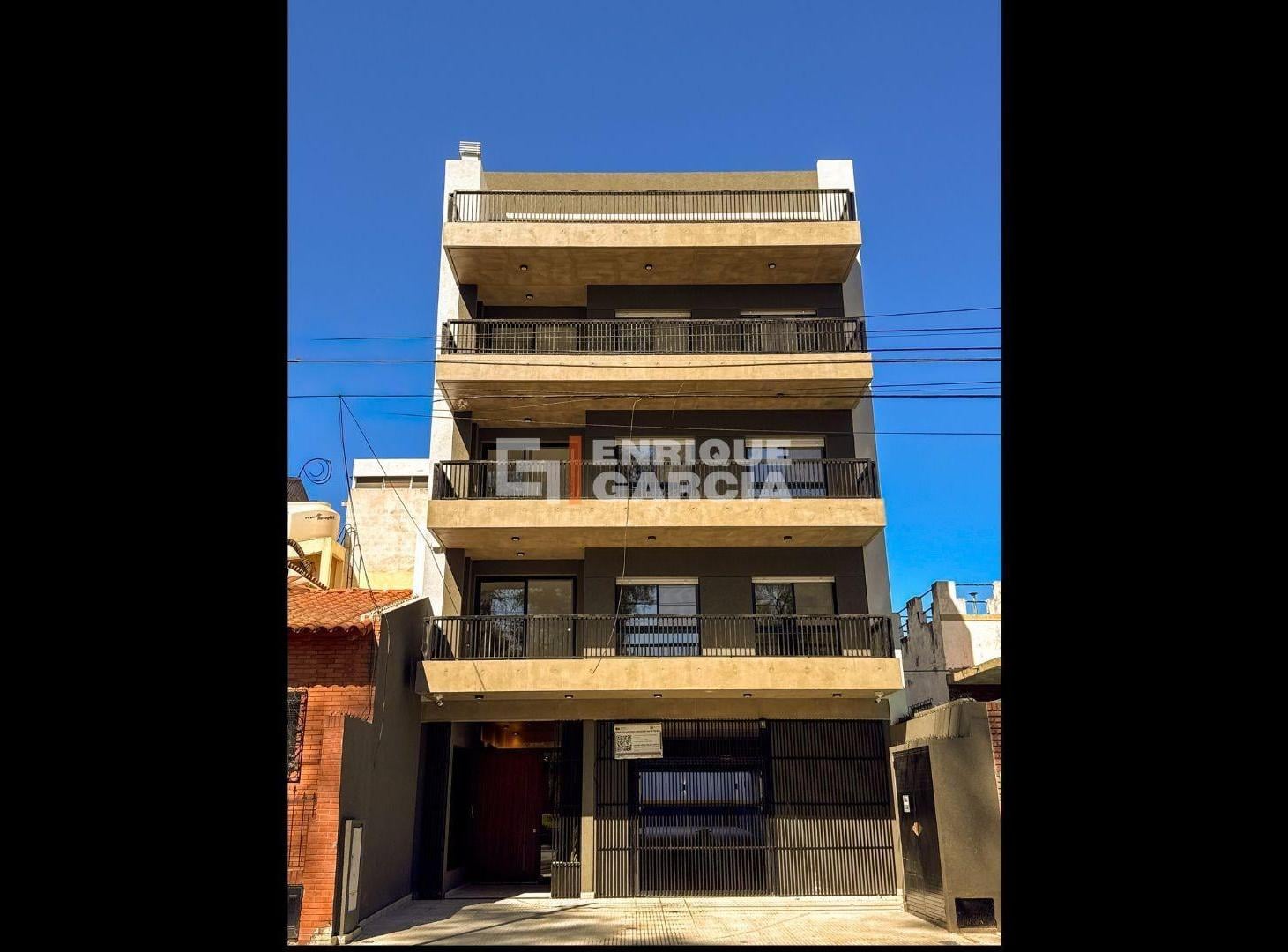 Foto de VENTA SEMIPISO 4 AMBIENTES BALCÓN COCHERA TERRAZA A ESTRENAR, imagen 2