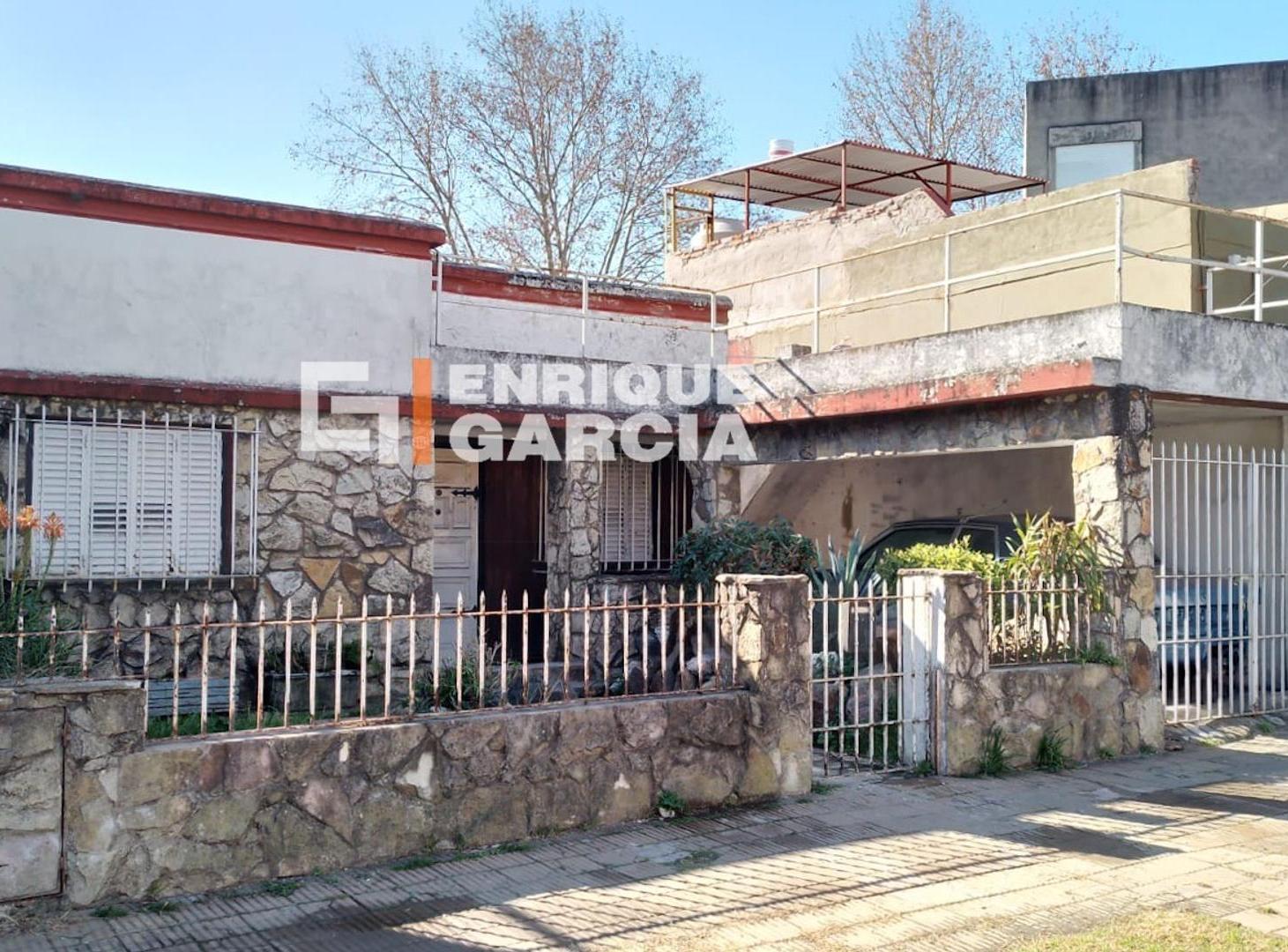 Foto de VENTA CASA 3 AMBIENTES CON COCHERA, JARDÍN Y TERRAZA, imagen 2