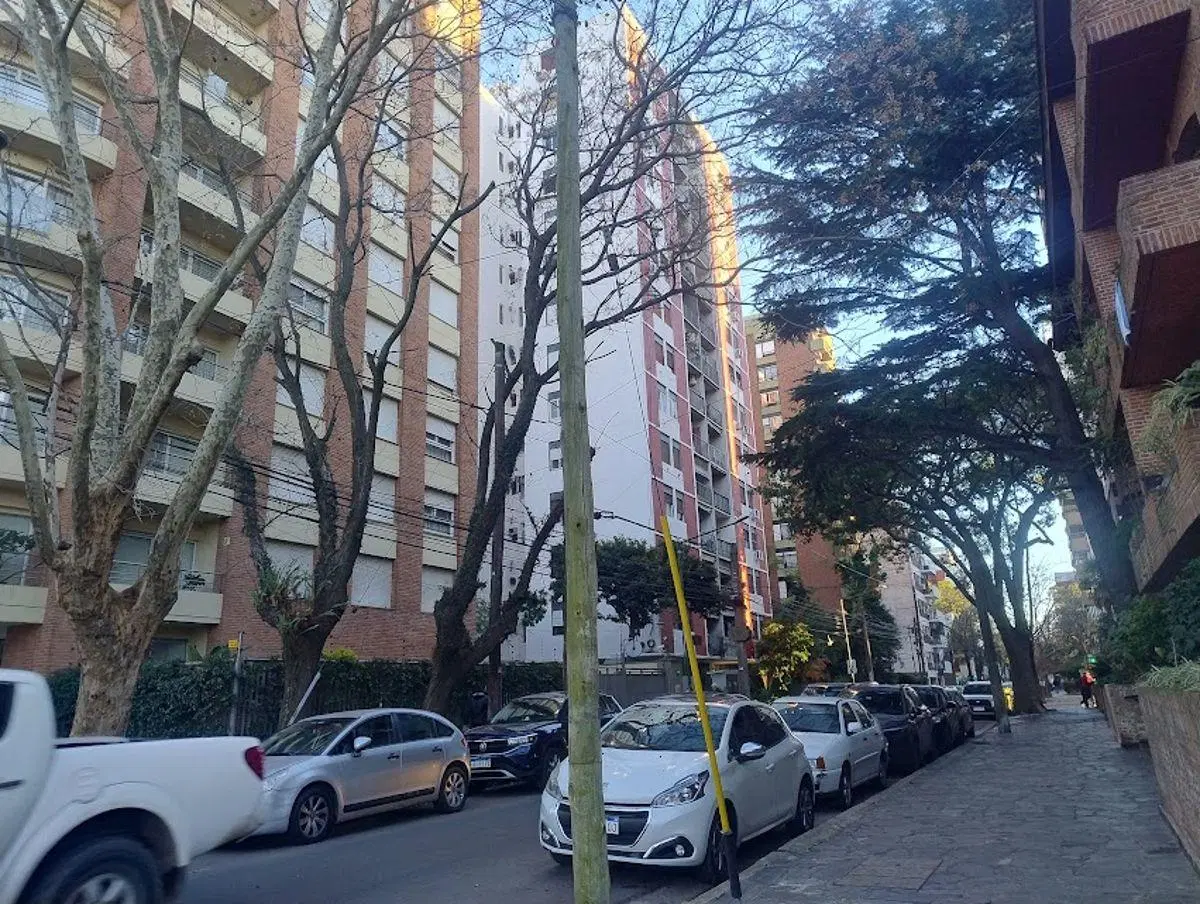DEPTO DE 4 AMB EN ACASSUSO CERCA ESTACION 2
