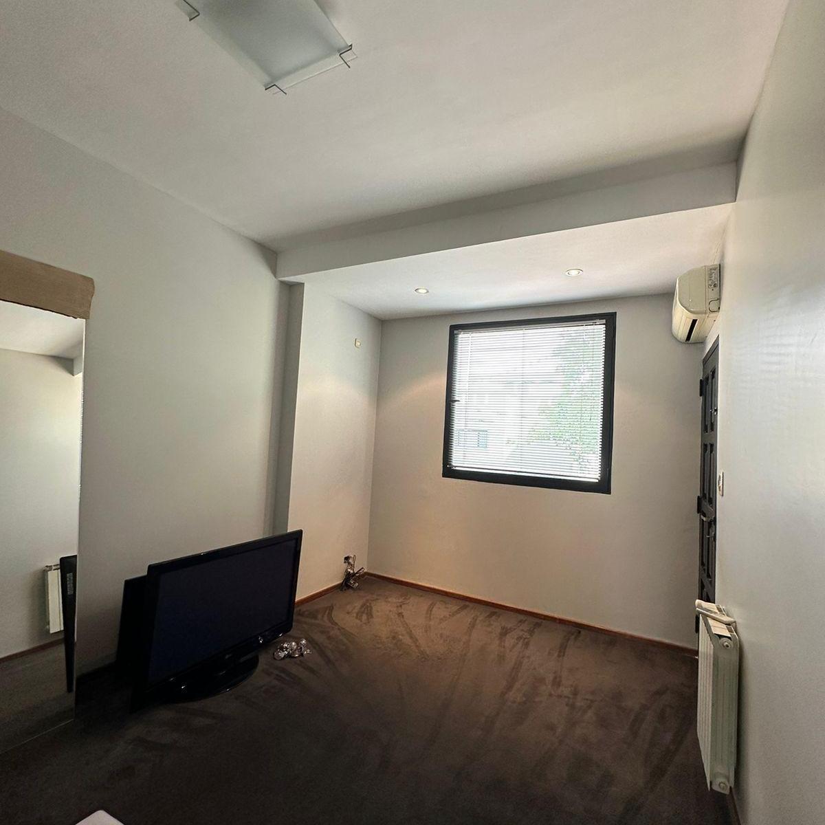 Foto de Casa 5 amb. - Echeverria al 400 - Zona Ward- Villa Sarmiento, imagen 3