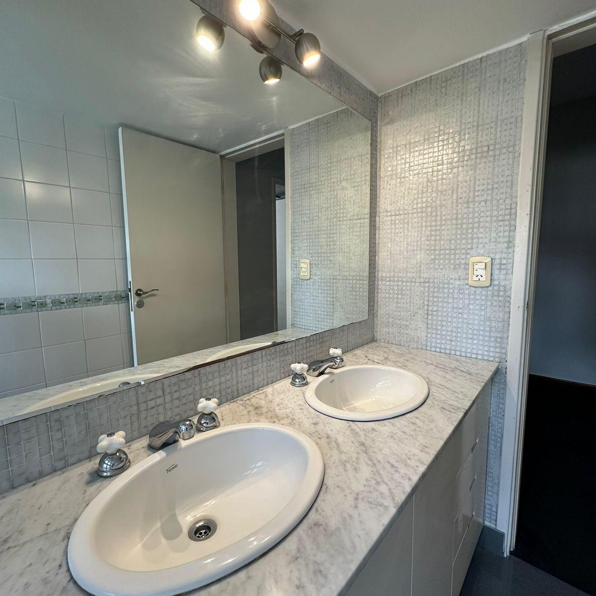 Foto de Casa 5 amb. - Echeverria al 400 - Zona Ward- Villa Sarmiento, imagen 5