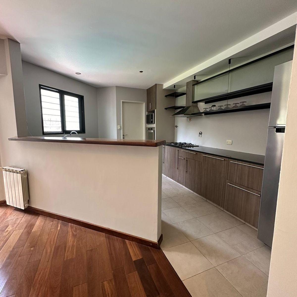 Foto de Casa 5 amb. - Echeverria al 400 - Zona Ward- Villa Sarmiento, imagen 4