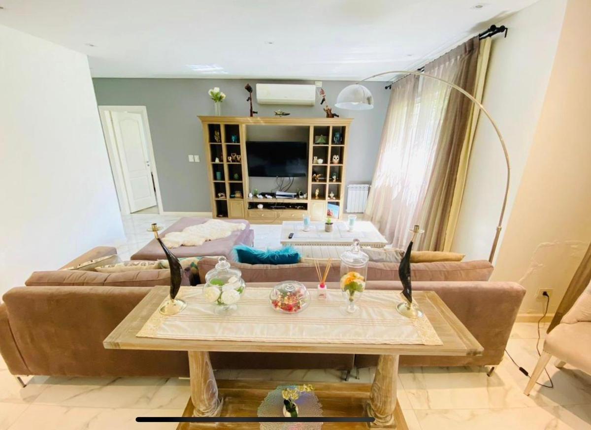 Foto de Casa estilo Francés- 7 ambientes-Parque Leloir., imagen 2