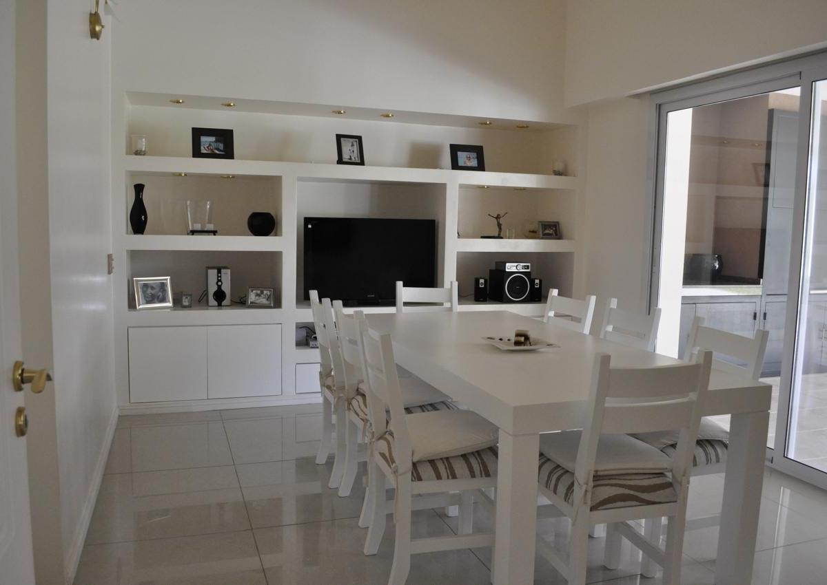 Casa 6 Ambientes - Club de Campo Los Pingüinos - Av Presidente Perón 10298 5