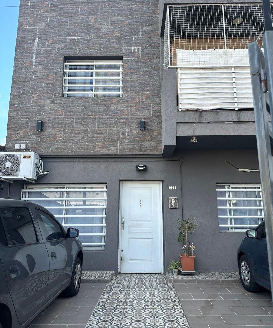 PH al frente con 2 cocheras- Ocampo al 1600- Villa Luzuriaga