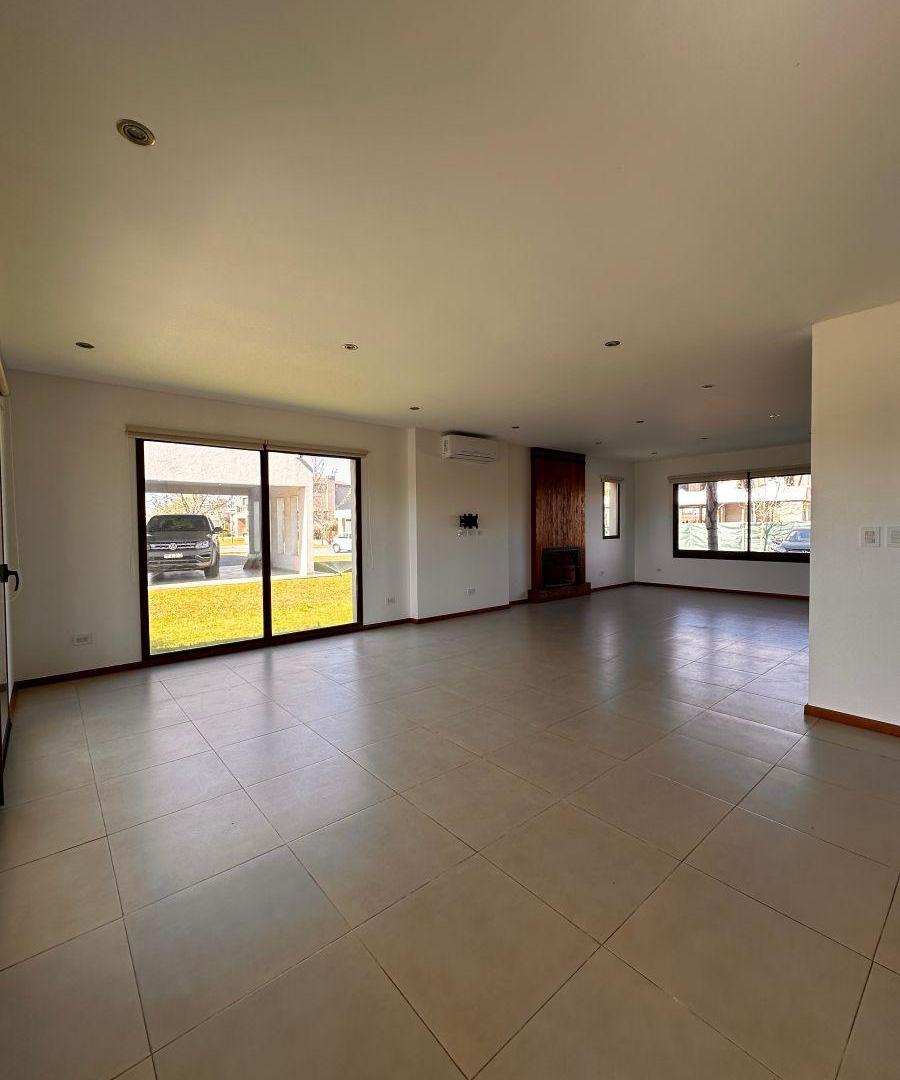 Foto de Alquiler - Casa 6 ambientes - vista al lago - Terravista, imagen 2