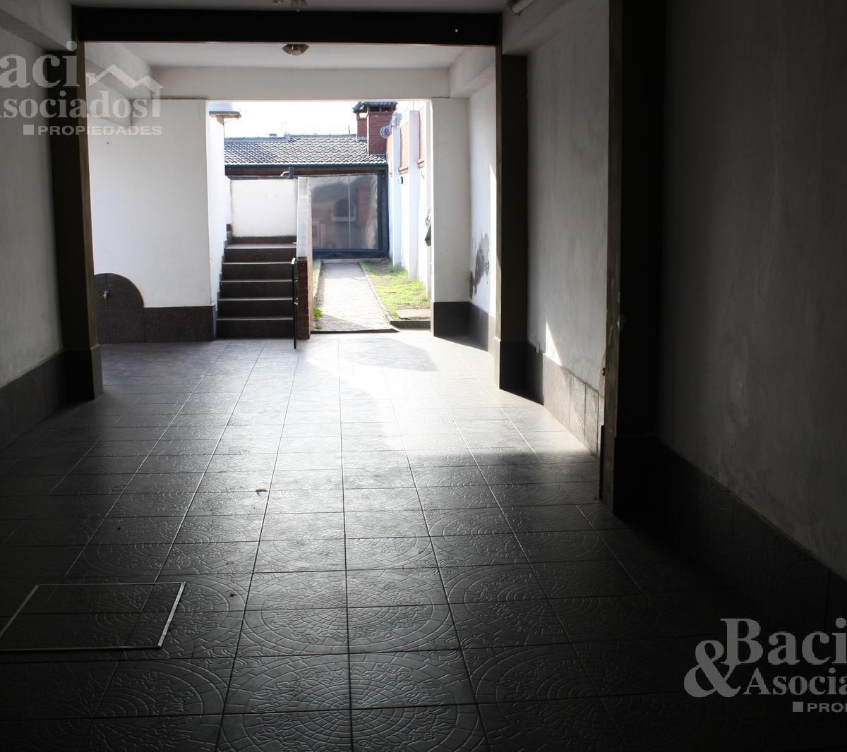Hermoso Chalet en Zona Residencial de Ezeiza 3