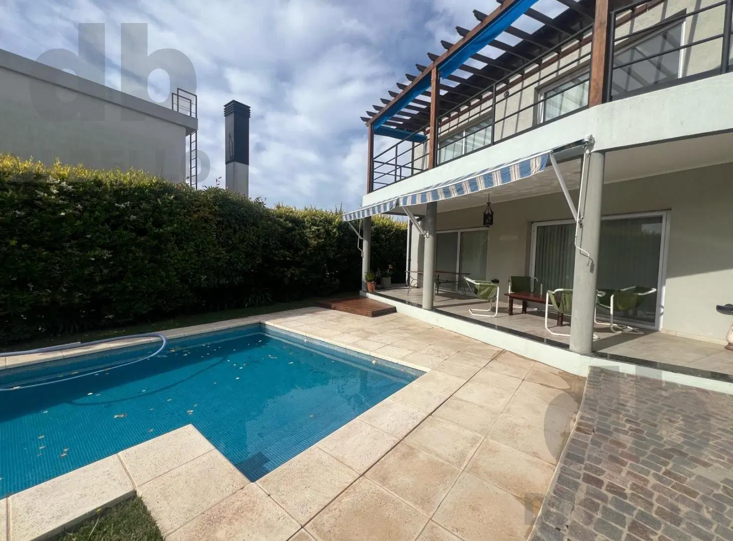 Casa en venta en Estancia Smithfield sobre lote central 3