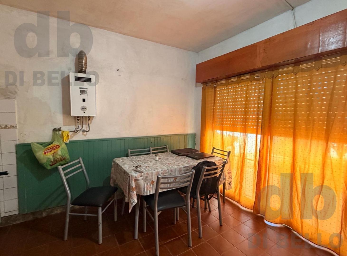 Foto de Casa con 5 unidades funcionales, a 500 metros de Av. Antartida, imagen 5