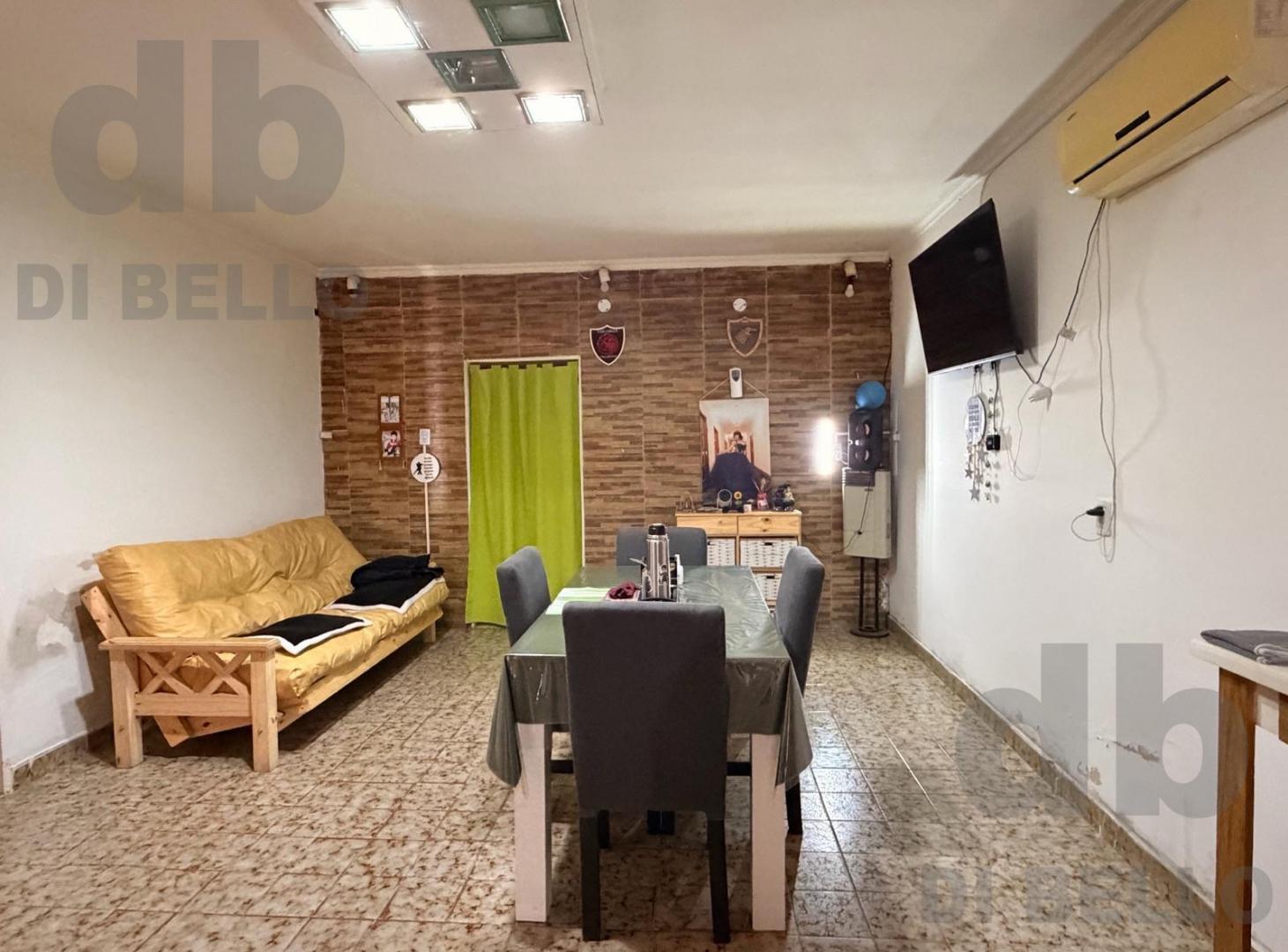 Foto de Casa con 5 unidades funcionales, a 500 metros de Av. Antartida, imagen 3