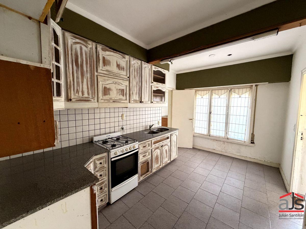 Foto de Casa de 3 ambientes con garaje, quincho y amplio patio en Barrio Villa, imagen 4
