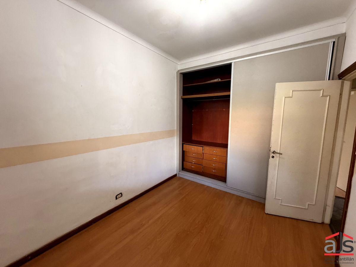 Foto de Casa de 3 ambientes con garaje, quincho y amplio patio en Barrio Villa, imagen 2