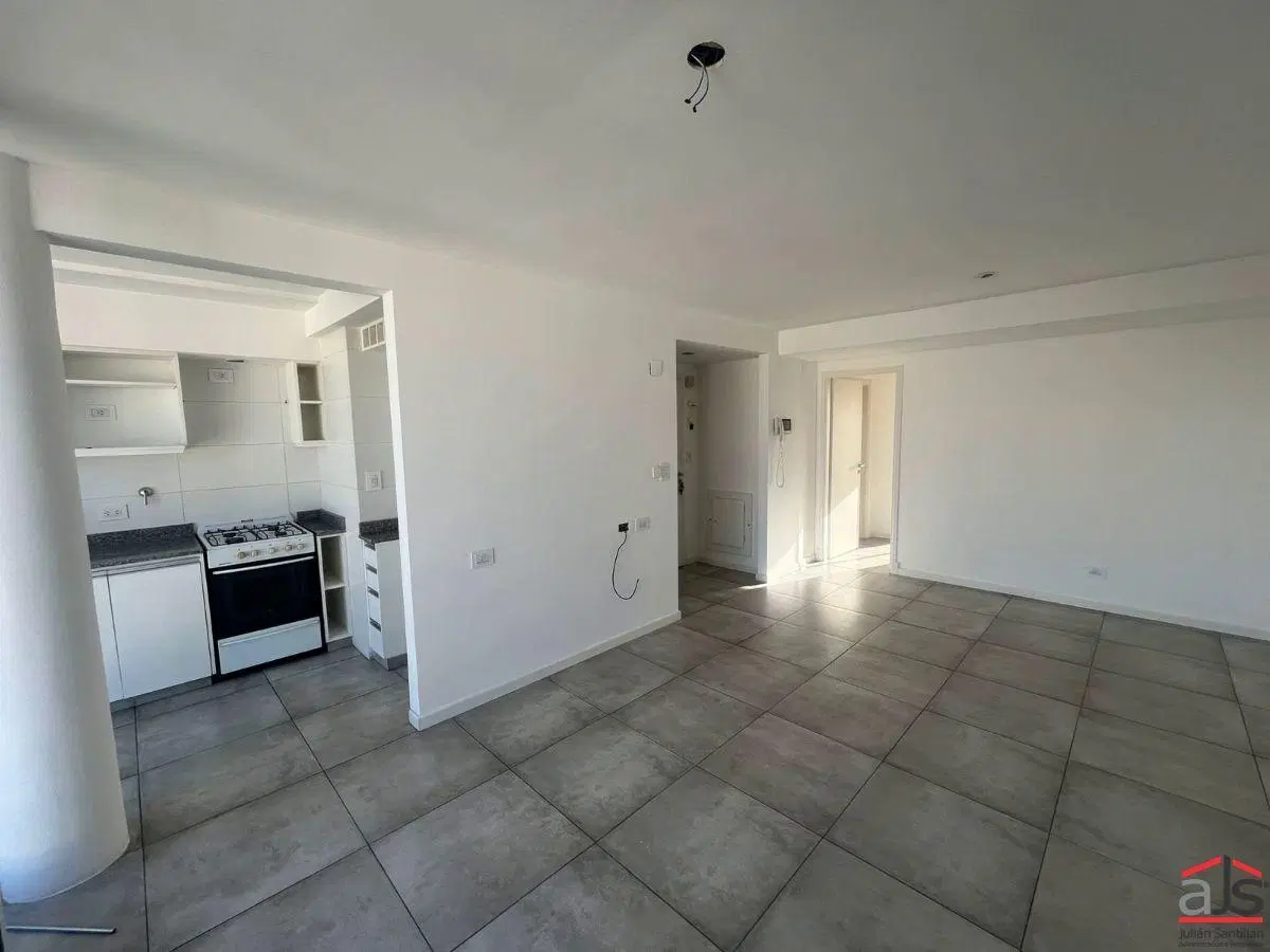 Moderno semipiso de 3 ambientes con cochera cubierta 5