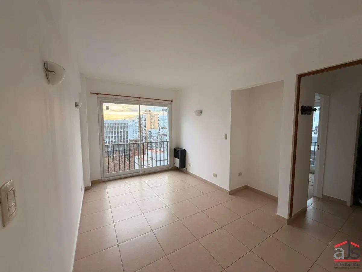 2 Ambientes con Balcón y Excelente Vista Abierta a metros de Plaza Colón 2