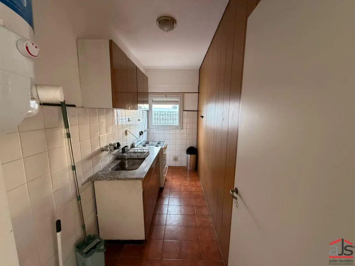 2 Ambientes con Balcón y Excelente Vista Abierta a metros de Plaza Colón 3