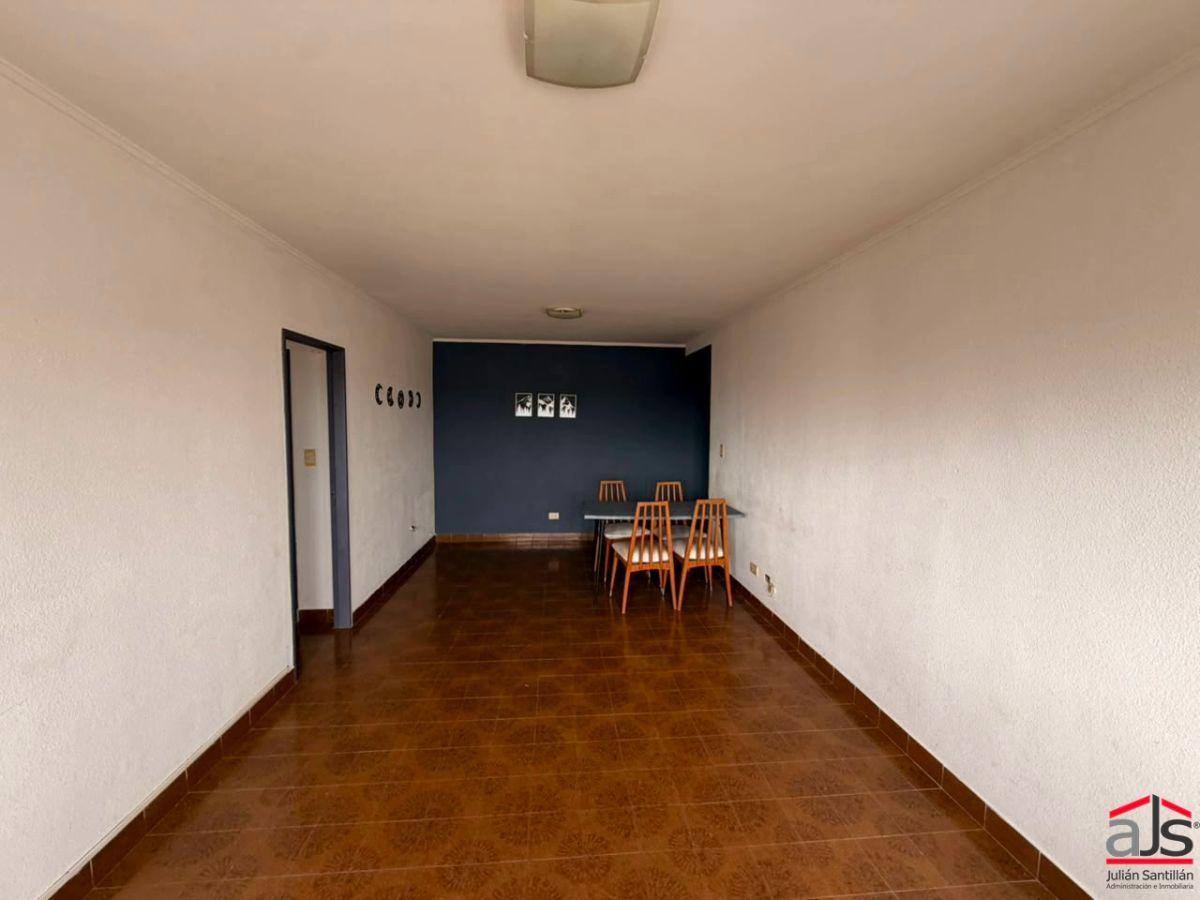 Foto de Excelente departamento de 4 ambientes con cochera, a metros de Plaza, imagen 2
