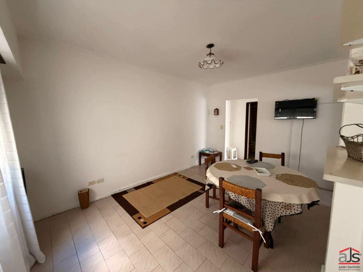 Foto de Venta de departamento de 2 ambientes luminoso con renta, imagen 2