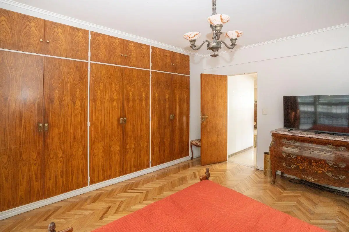 VENTA ELEGANTE 4AMB CON DEPENDENCIA COLEGIALES BALCÓN COCHERA 5