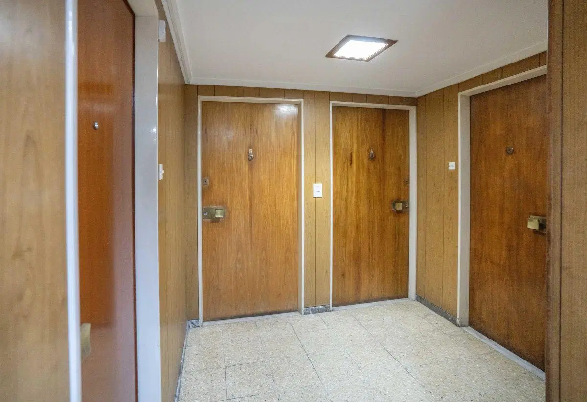 VENTA ELEGANTE 4AMB CON DEPENDENCIA COLEGIALES BALCÓN COCHERA 2