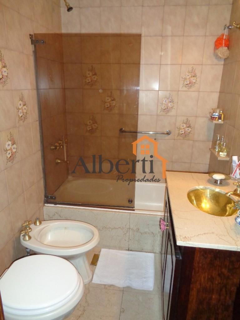 Foto de Venta Chalet Villa Sarmiento., imagen 3