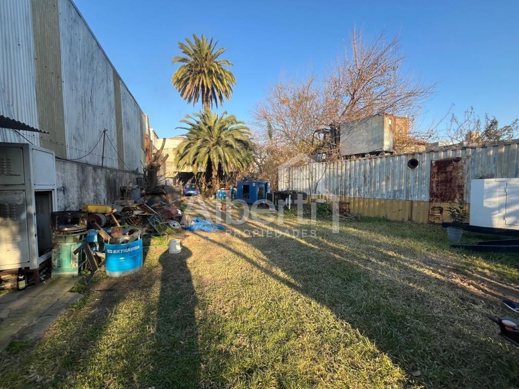Excelente Lote de 17.32 X 47 m - Total 814 m Cuadrados. Morón Norte. 2