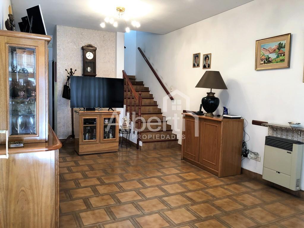 Venta Haedo Norte. Excelente dúplex a 4 cuadras de la estación.