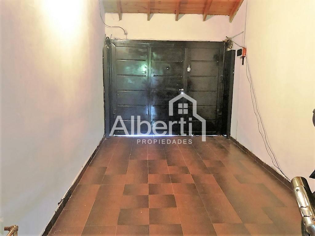 Foto de VENTA - CHALET con FONDO y QUINCHO HAEDO NORTE., imagen 3