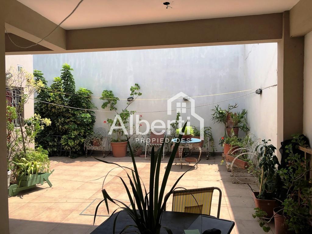 Venta, Casa 2 Dorm., Patio, Terraza y Cochera, Haedo Sur. 4