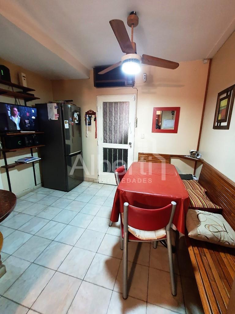 VENTA HERMOSO CHALET EN HAEDO- BARRIO GÜEMES.