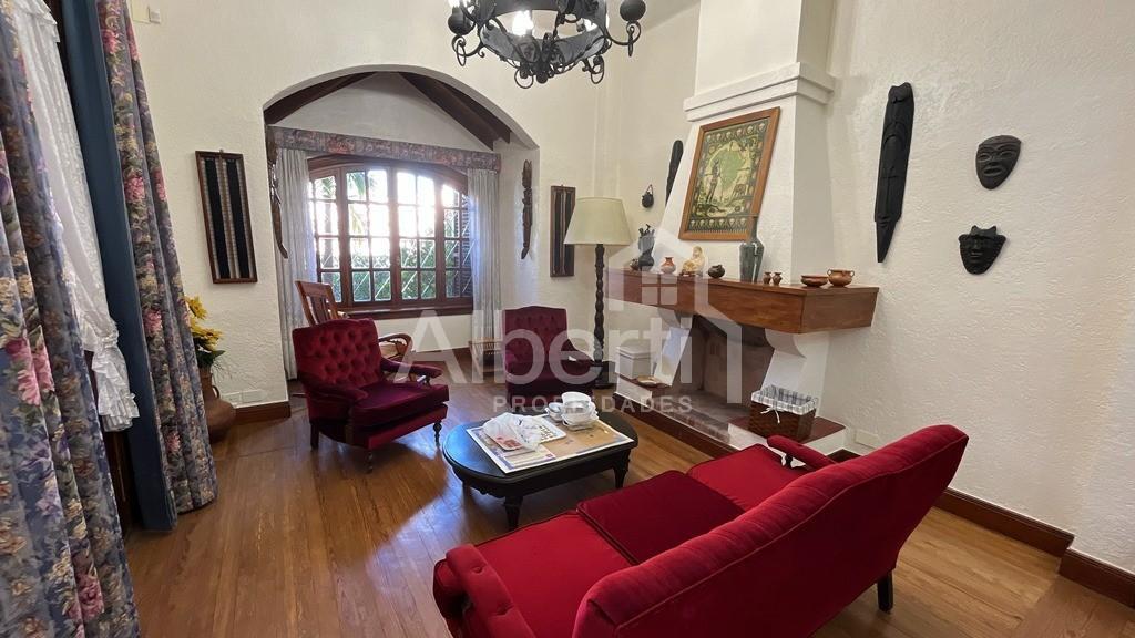 Foto de VENTA - CHALET 6 AMBIENTES, HAEDO, FONDO, PILETA., imagen 4