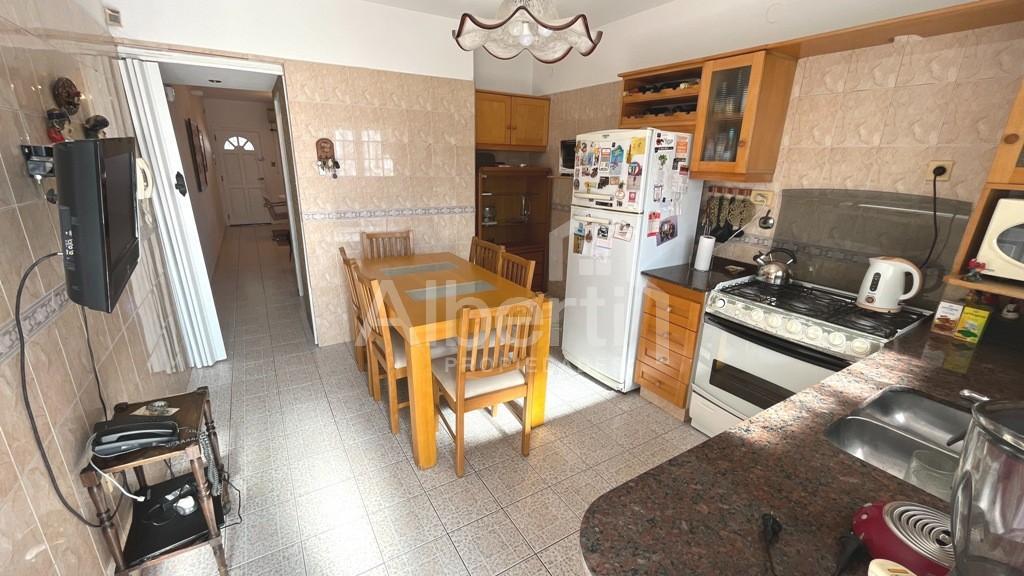Foto de VENTA - TRIPLEX, HAEDO, 4 AMBIENTES, PARQUE, QUINCHO., imagen 2