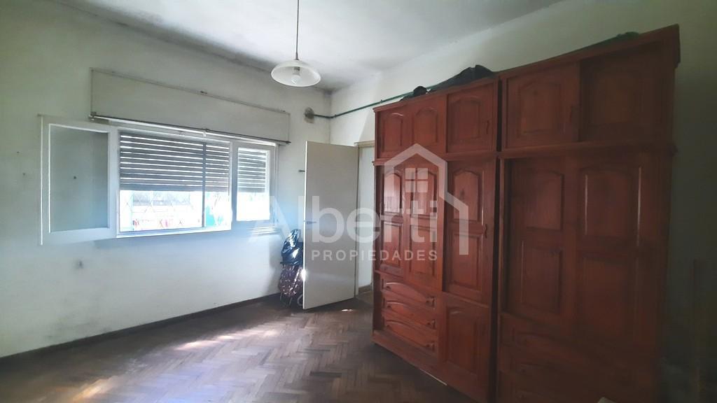 VENTA - CASA P.H. - BARRIO GUEMES - 3 AMBIENTES.