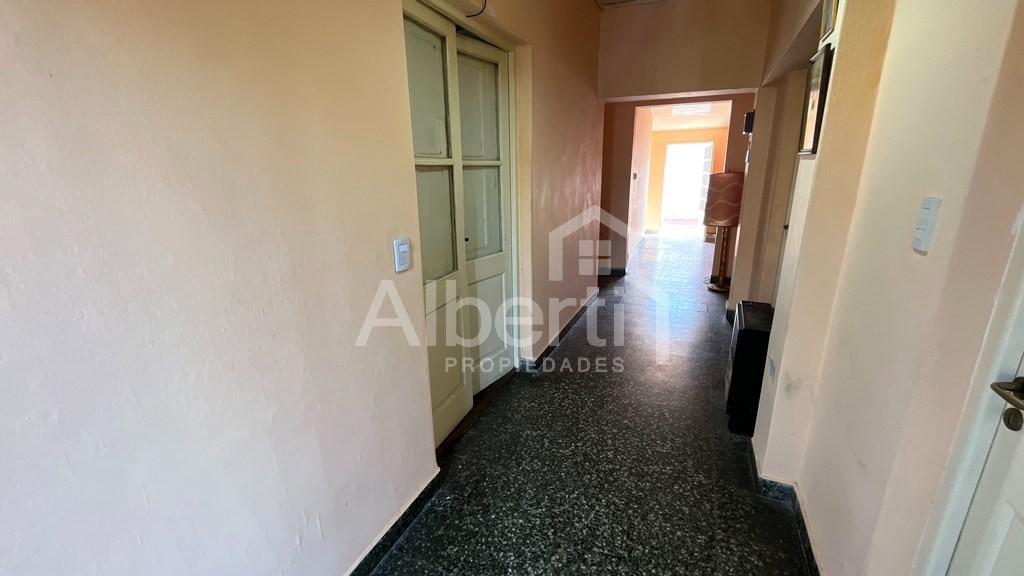 VENTA CASA 3 AMBIENTES HAEDO – EN GRAN LOTE DE 8.66 x 42.80 mts.