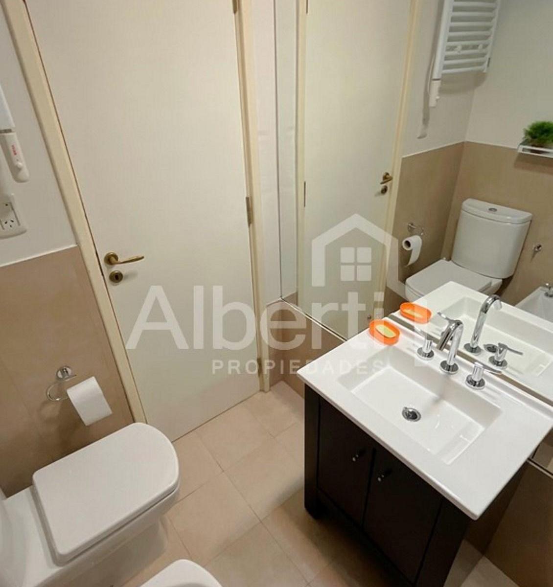 VENTA DEPARTAMENTO 4 AMBIENTES EN HAEDO CENTRO.