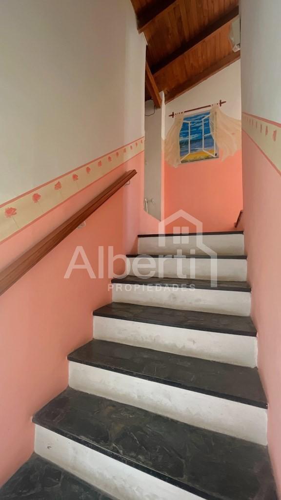 Foto de VENTA CASA 4 AMBIENTES EN EL PALOMAR., imagen 2