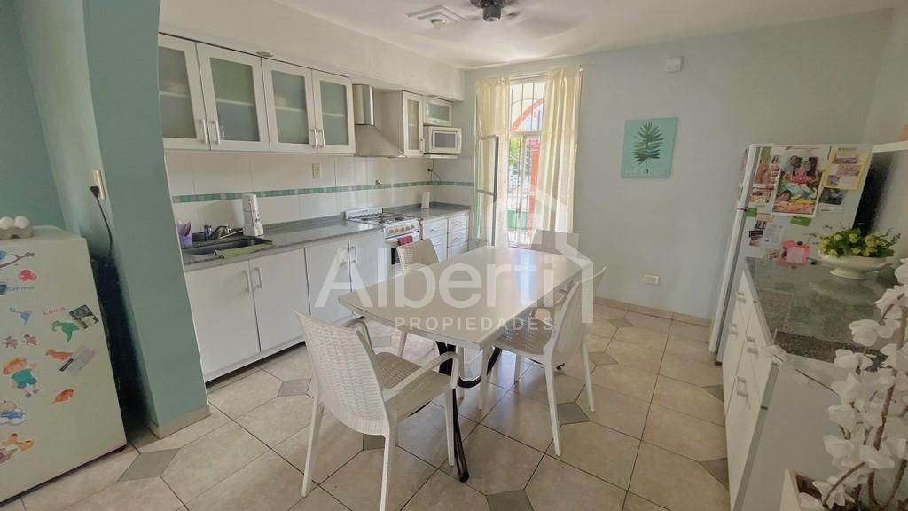Foto de VENTA CASA 4 AMBIENTES EN EL PALOMAR., imagen 3