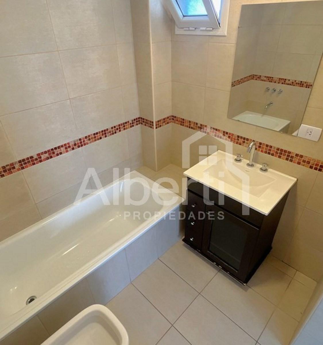Foto de VENTA DEPARTAMENTO 2 AMBIENTES CON COCHERA EN HAEDO., imagen 4