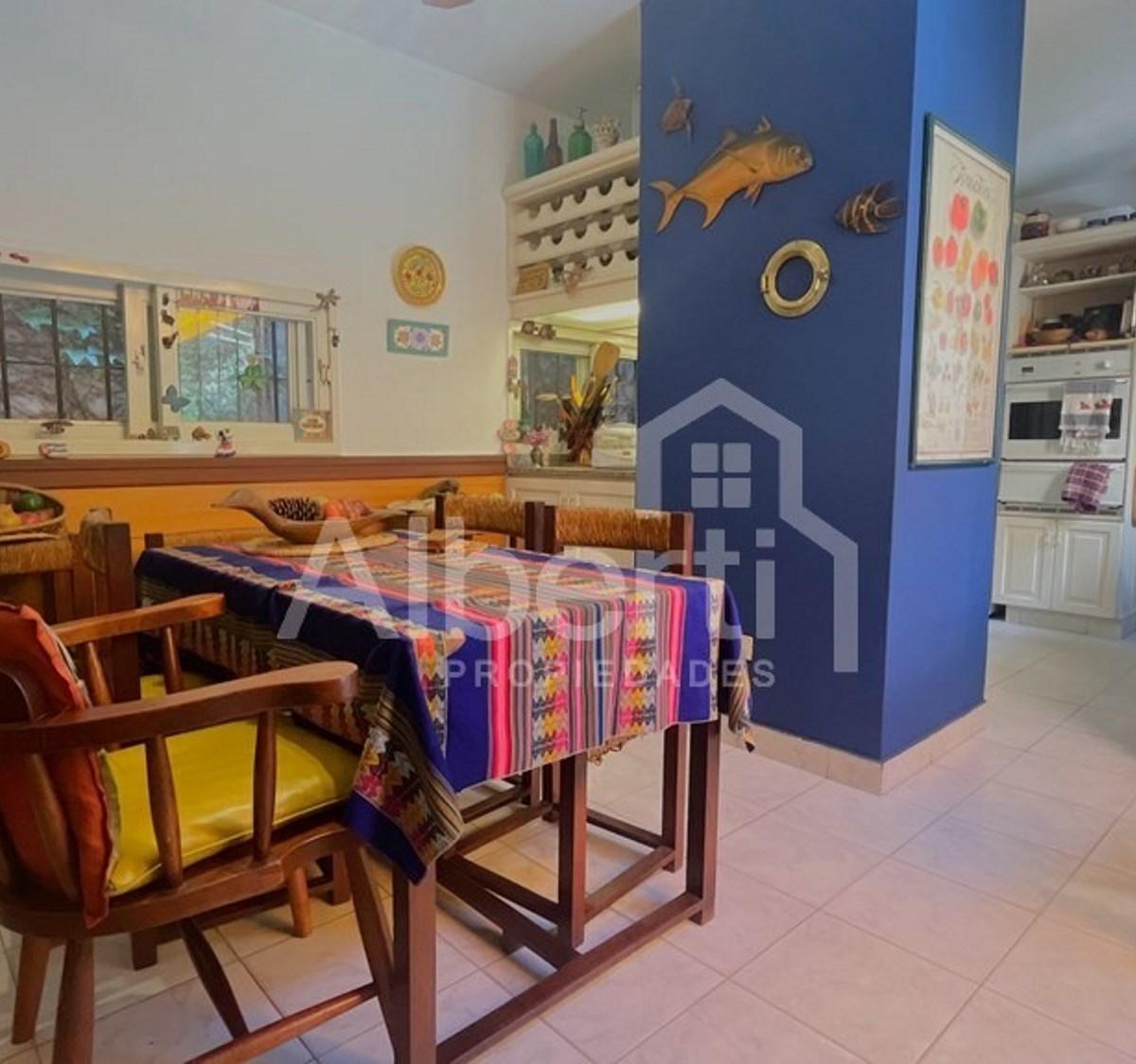 VENTA CASA 7 AMBIENTES EN HAEDO NORTE.