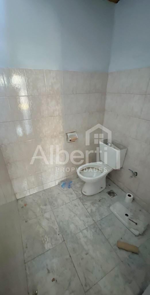 Venta Galpón / Deposito en Móron. 2
