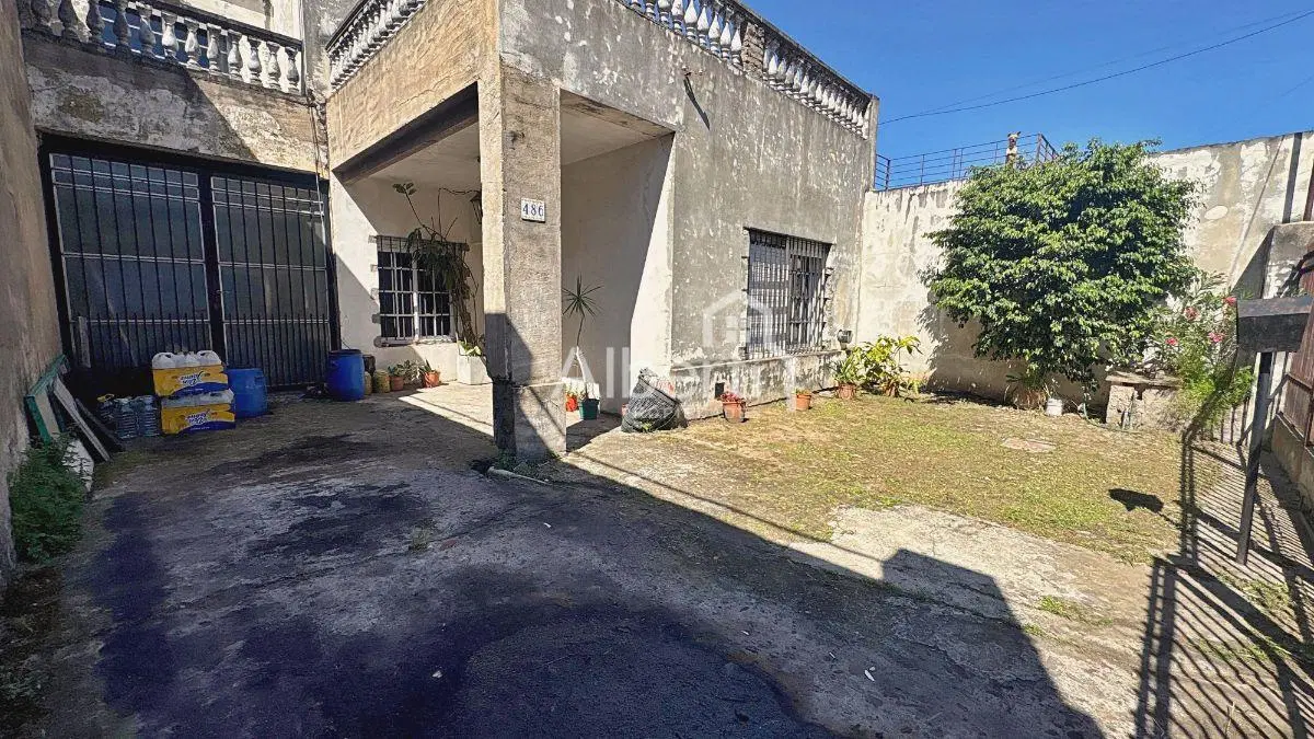 VENTA AMPLIA CASA 4 AMBIENTES EN HAEDO SUR. 4