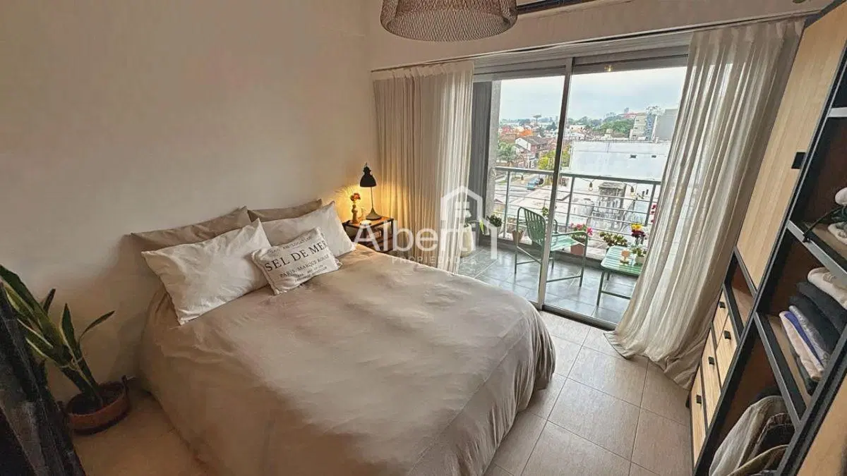 VENTA DEPARTAMENTO MONOAMBIENTE DE CATEGORÍA, CON COCHERA EN HAEDO NORTE. 3