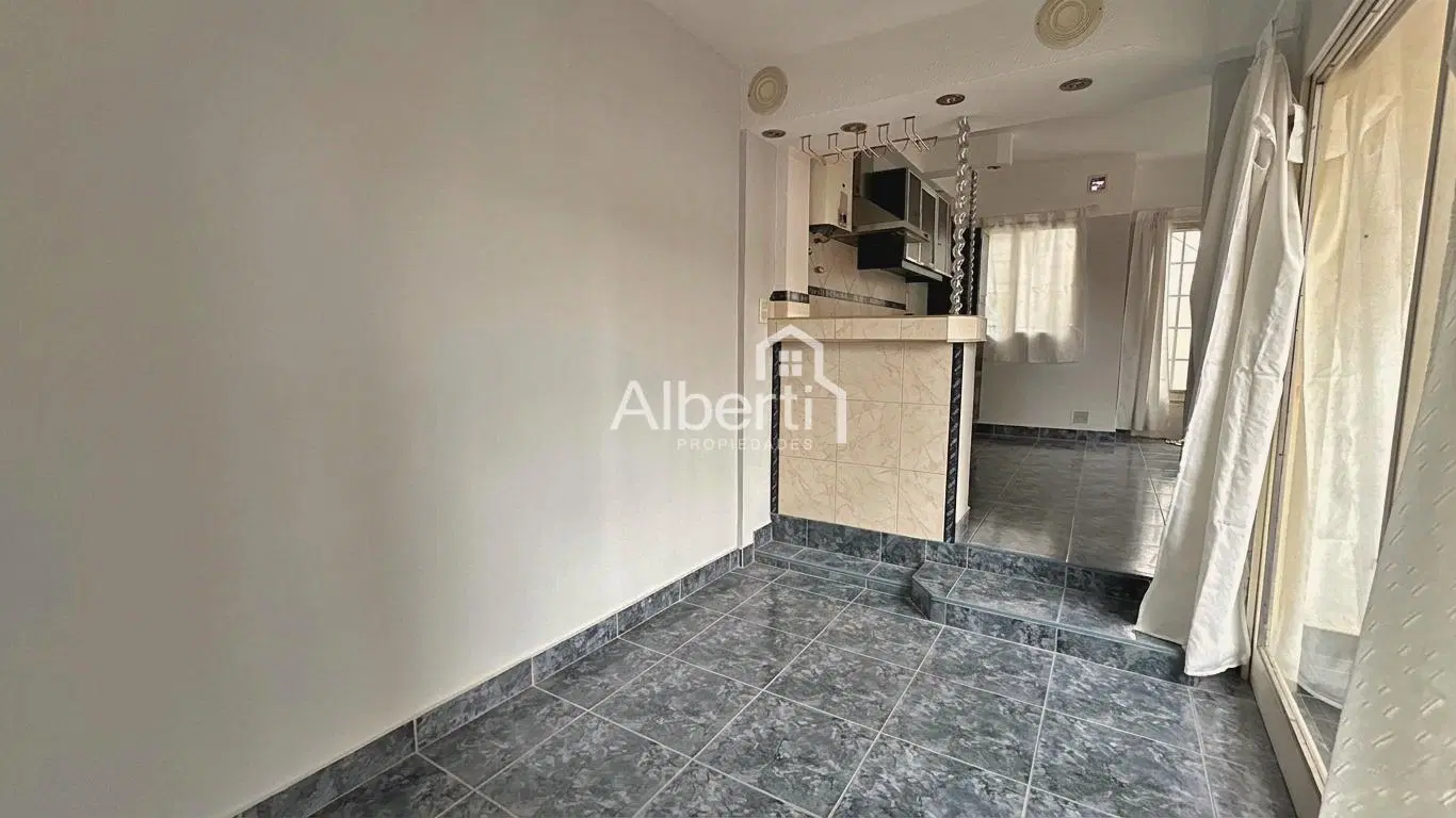 ALQUILER P.H 3 AMBIENTES CON TERRAZA EN HAEDO NORTE. 3