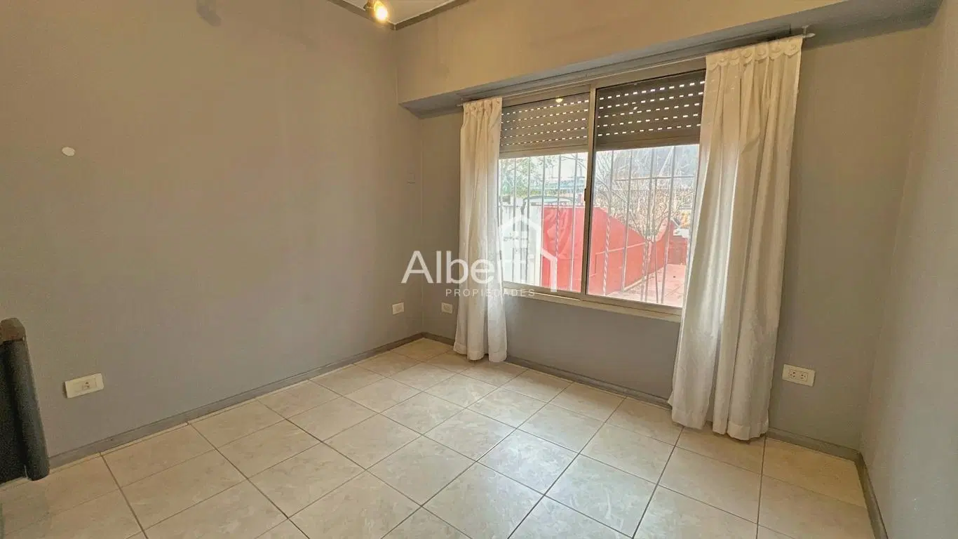 ALQUILER P.H 3 AMBIENTES CON TERRAZA EN HAEDO NORTE. 2