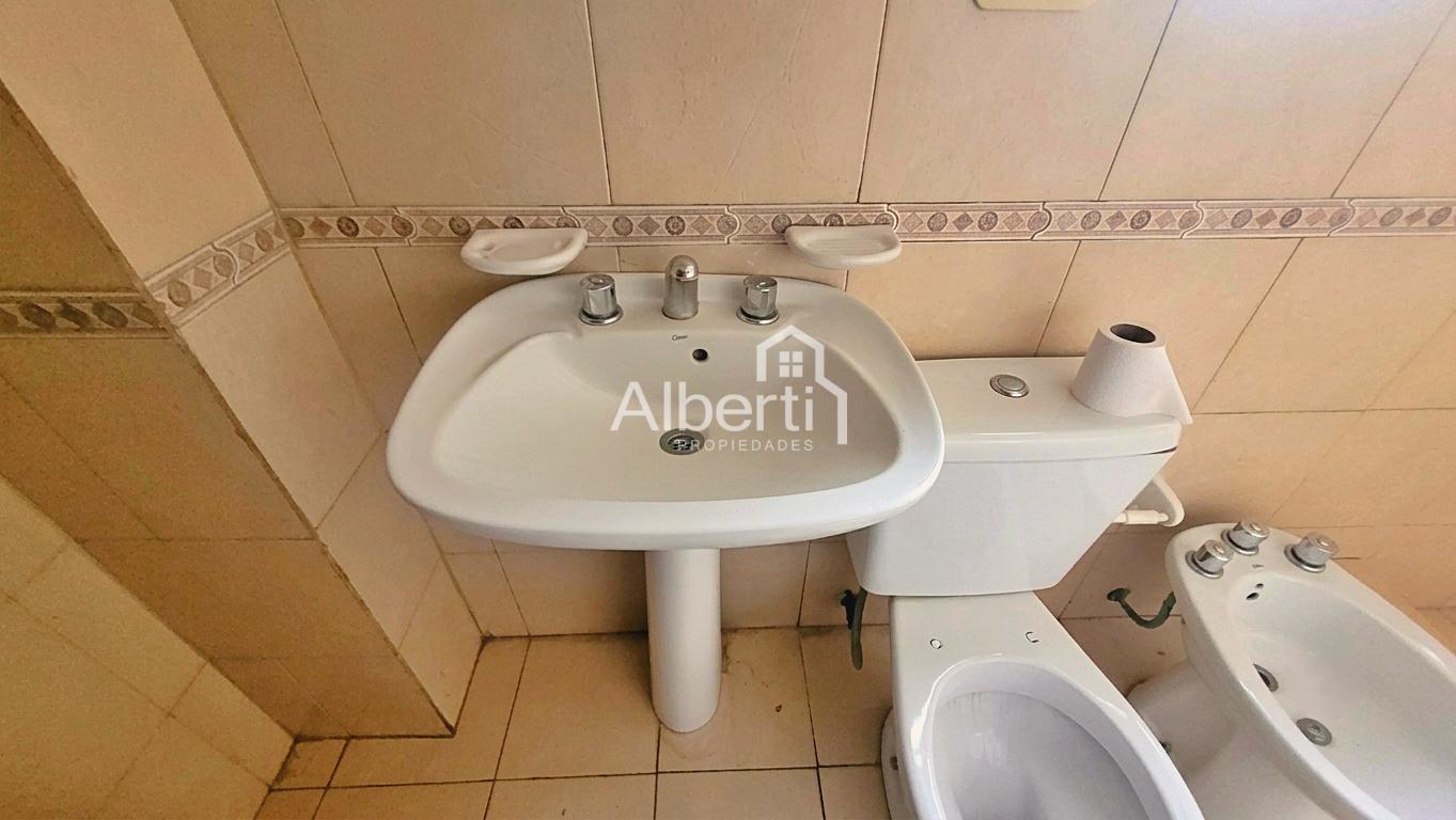 Foto de VENTA DEPARTAMENTO MONOAMBIENTE CON COCHERA EN CASTELAR NORTE., imagen 5