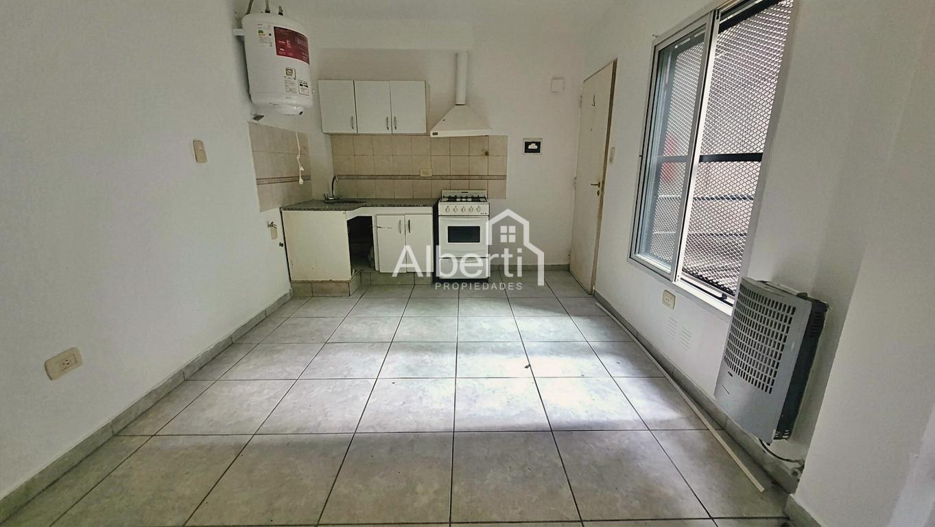Foto de VENTA DEPARTAMENTO MONOAMBIENTE CON COCHERA EN CASTELAR NORTE., imagen 2