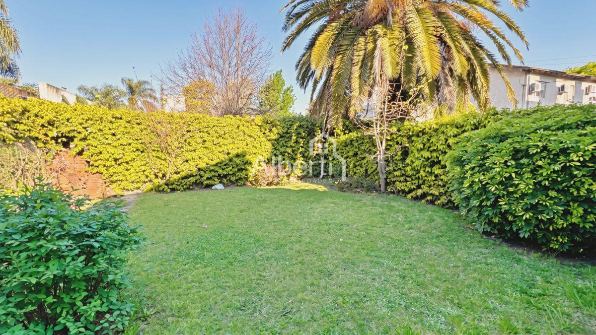 Foto de VENTA PROPIEDAD 4 AMBIENTES EN HAEDO CHICO CON PARQUE., imagen 2