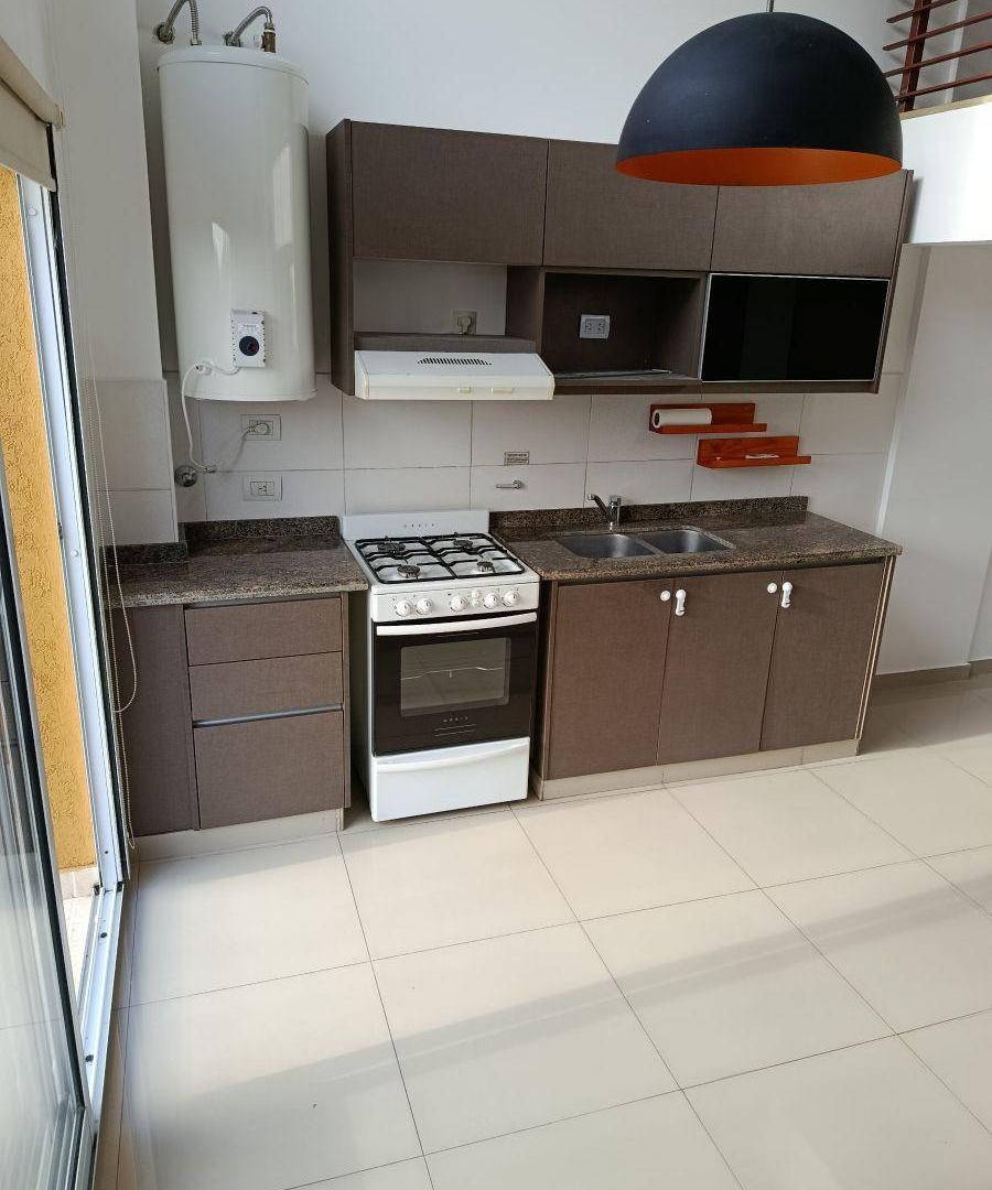 Foto de Lascano 5100 Duplex 2 amb al fte con 2 balcones baño y toilette, imagen 2