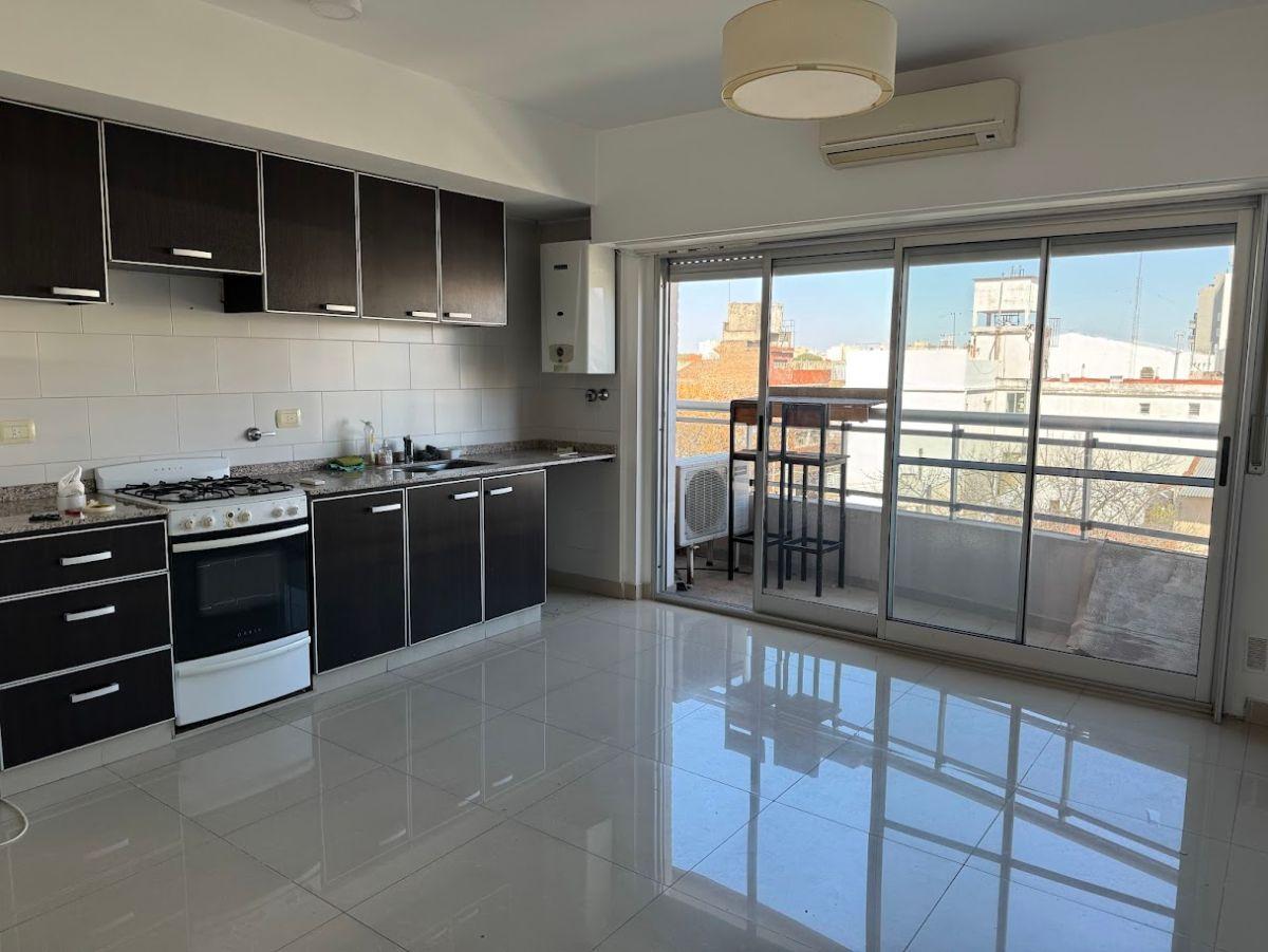 Foto de Departamento Semipiso en alquiler 2 amb con balcón y toilette, imagen 3