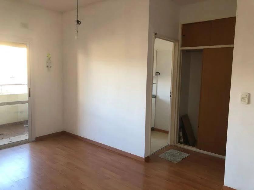 Foto de Departamento monoambiente en venta con balcón en Villa Devoto, imagen 1